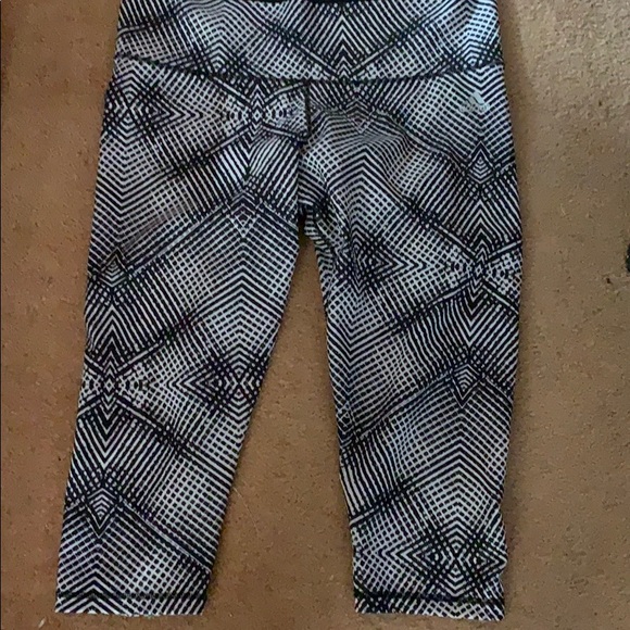 Adidas Capri legging - Picture 3 of 3
